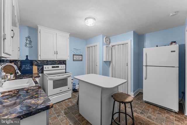 859 WALNUT ST, Royersford, PA 19468