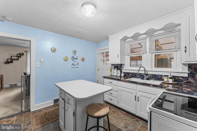 859 WALNUT ST, Royersford, PA 19468