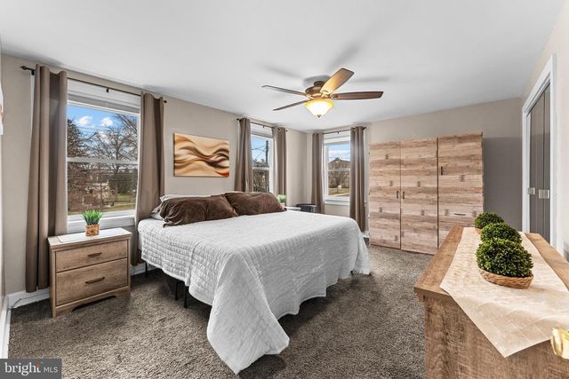 859 WALNUT ST, Royersford, PA 19468