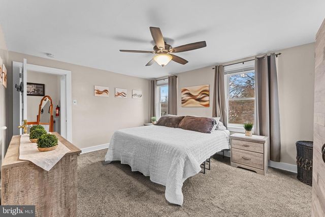 859 WALNUT ST, Royersford, PA 19468