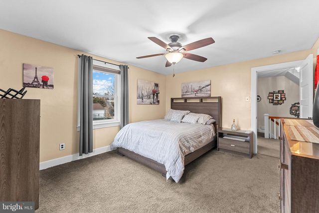 859 WALNUT ST, Royersford, PA 19468