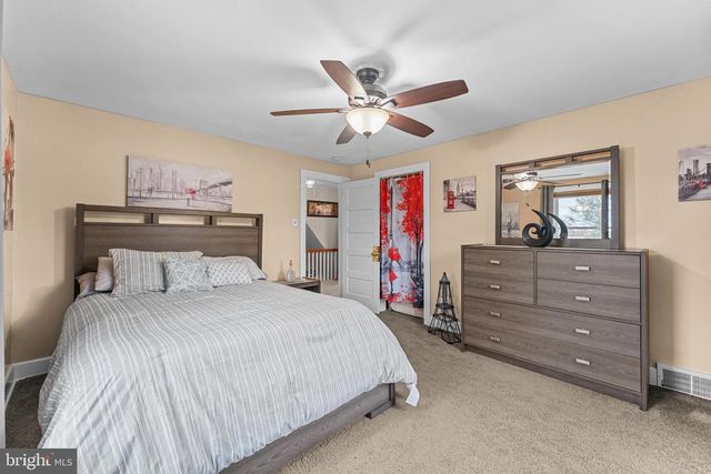 859 WALNUT ST, Royersford, PA 19468