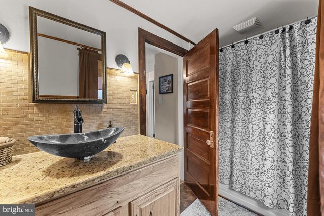 859 WALNUT ST, Royersford, PA 19468