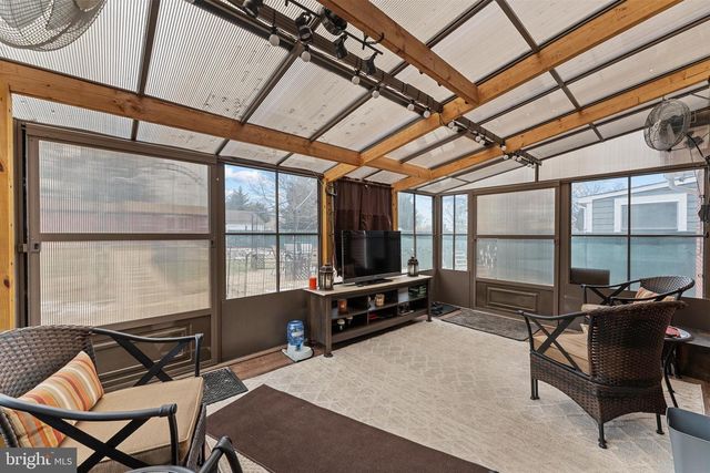 859 WALNUT ST, Royersford, PA 19468