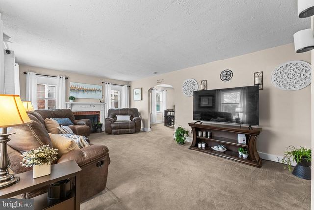 859 WALNUT ST, Royersford, PA 19468