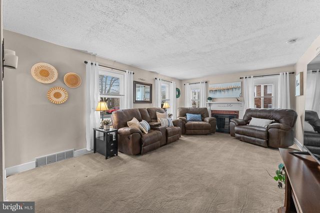 859 WALNUT ST, Royersford, PA 19468