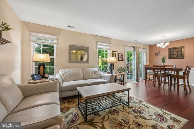 29 HOLLOWELL WAY, Mount Laurel, NJ 08054