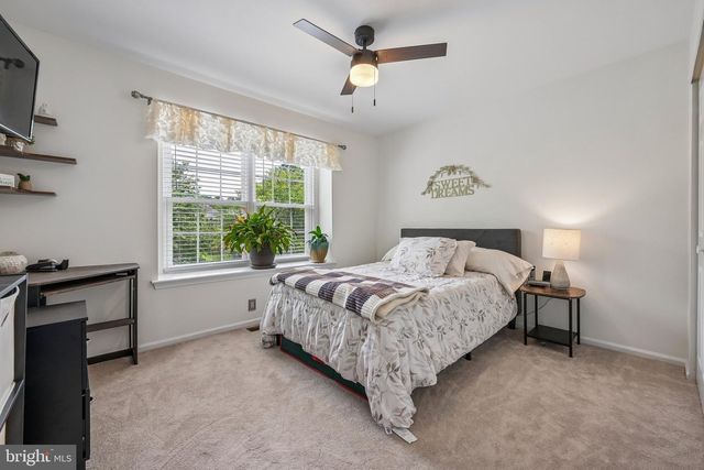 29 HOLLOWELL WAY, Mount Laurel, NJ 08054