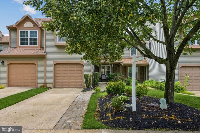 29 HOLLOWELL WAY, Mount Laurel, NJ 08054