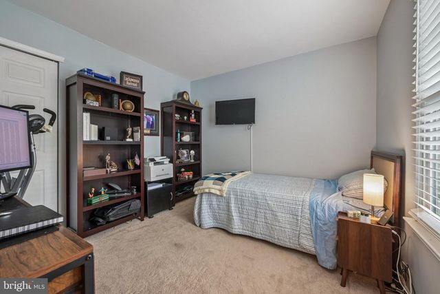 29 HOLLOWELL WAY, Mount Laurel, NJ 08054
