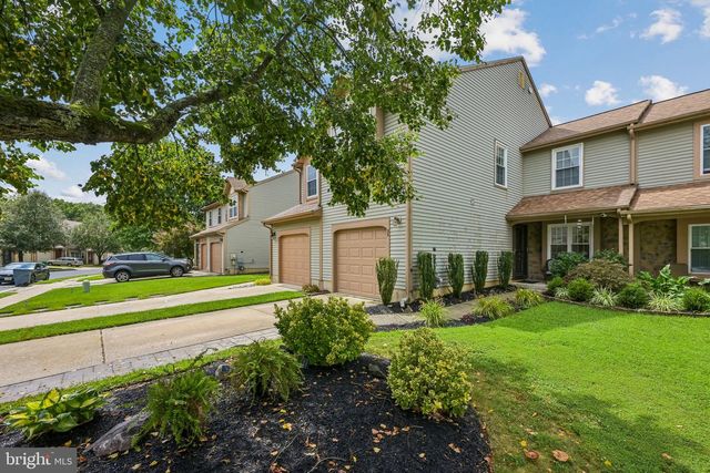 29 HOLLOWELL WAY, Mount Laurel, NJ 08054