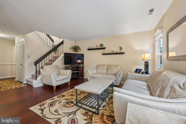 29 HOLLOWELL WAY, Mount Laurel, NJ 08054