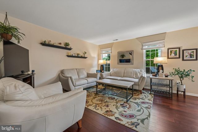 29 HOLLOWELL WAY, Mount Laurel, NJ 08054