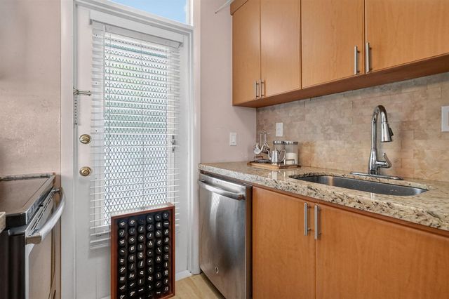 1670 Bay Road 3F, Miami Beach, FL 33139