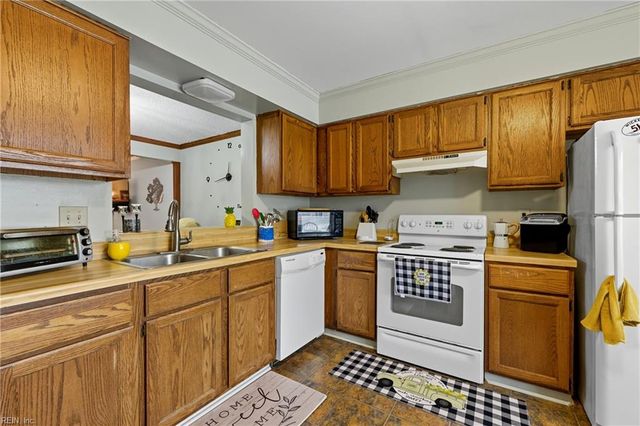 5276 Settlers Park DR, Virginia Beach, VA 23464