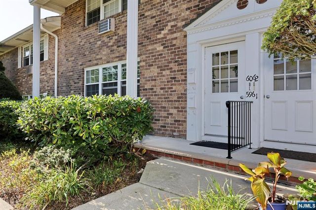 66 S Franklin 59, Ramsey, NJ 07446