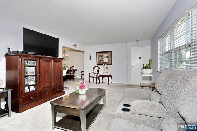 66 S Franklin 59, Ramsey, NJ 07446