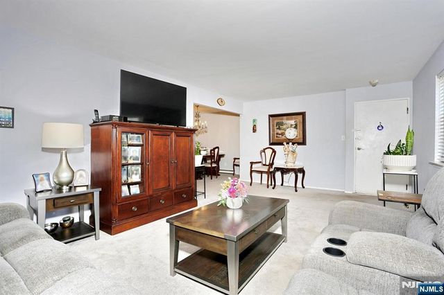 66 S Franklin 59, Ramsey, NJ 07446