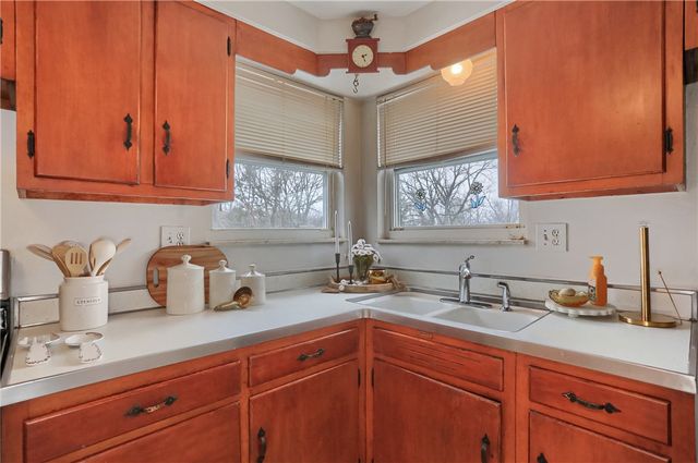 3091 Woodridge Dr, Whitehall, PA 15227