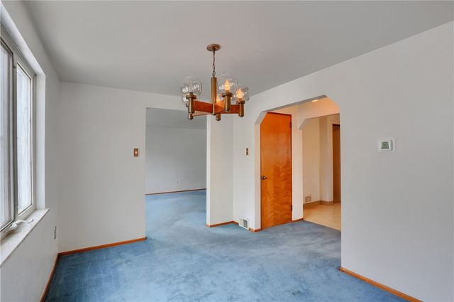 3091 Woodridge Dr, Whitehall, PA 15227