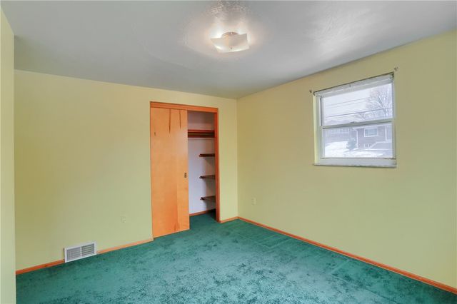 3091 Woodridge Dr, Whitehall, PA 15227