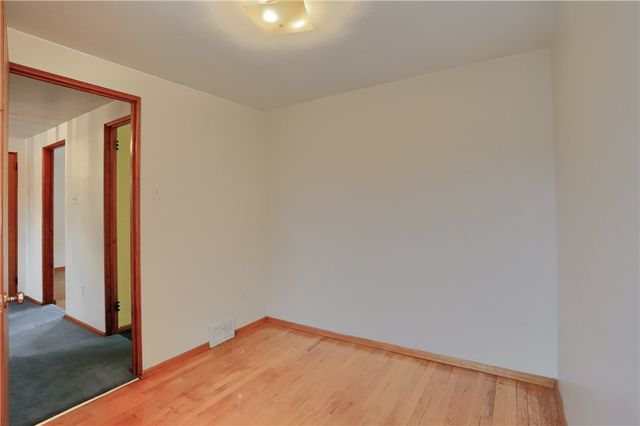 3091 Woodridge Dr, Whitehall, PA 15227