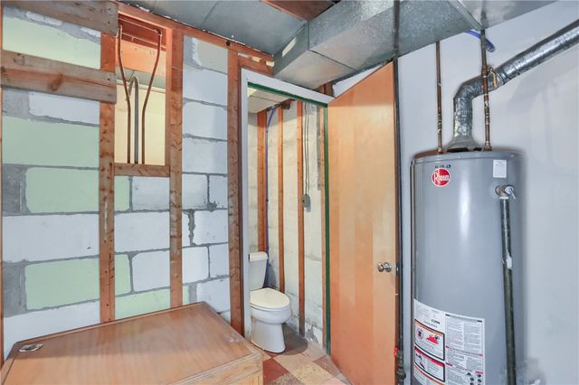 3091 Woodridge Dr, Whitehall, PA 15227