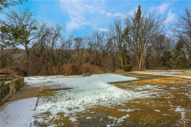 3091 Woodridge Dr, Whitehall, PA 15227