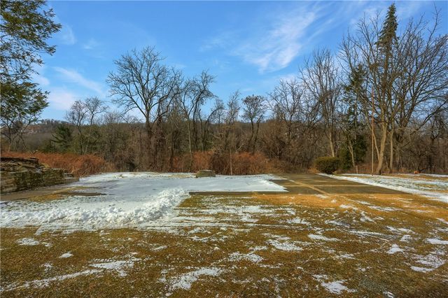 3091 Woodridge Dr, Whitehall, PA 15227