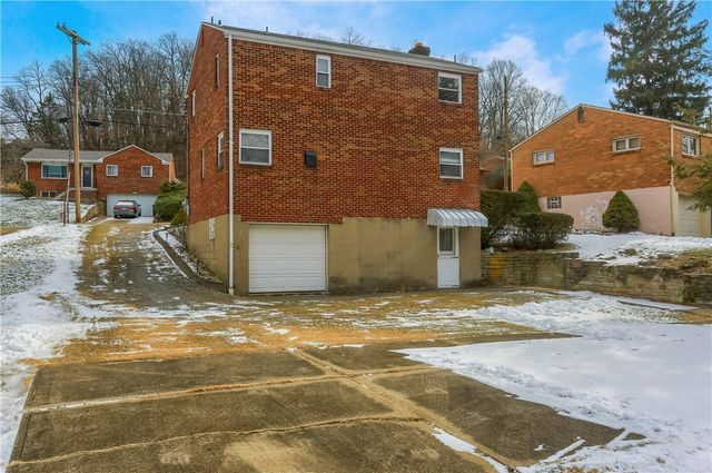 3091 Woodridge Dr, Whitehall, PA 15227