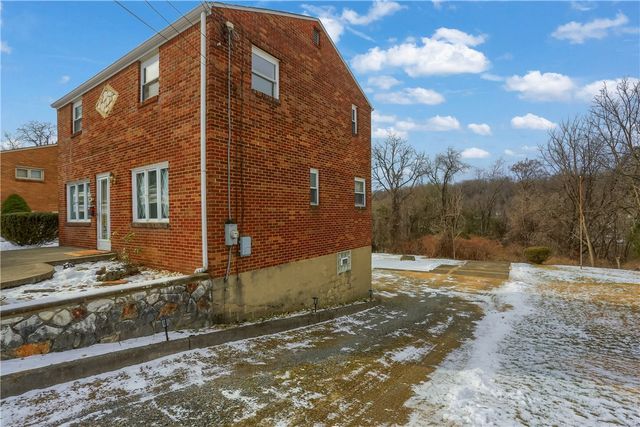 3091 Woodridge Dr, Whitehall, PA 15227