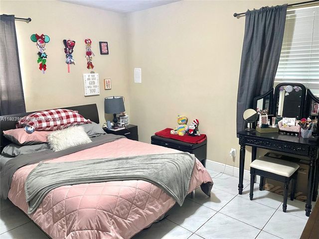 210 SW 65th Way, Pembroke Pines, FL 33023