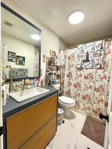 210 SW 65th Way, Pembroke Pines, FL 33023