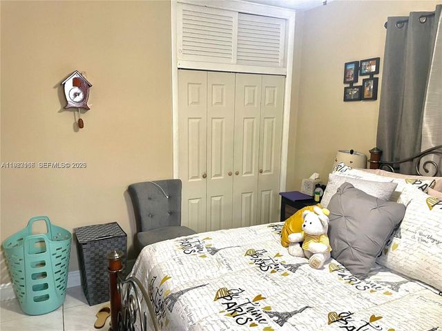 210 SW 65th Way, Pembroke Pines, FL 33023