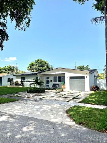 210 SW 65th Way, Pembroke Pines, FL 33023