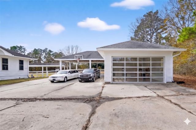 38011 Spur 149 Road, Magnolia, TX 77354