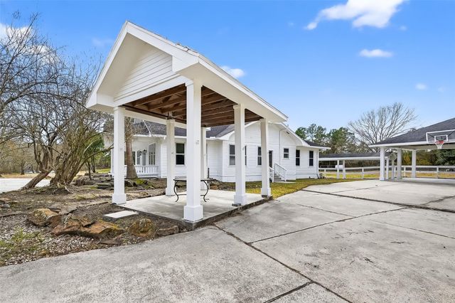 38011 Spur 149 Road, Magnolia, TX 77354