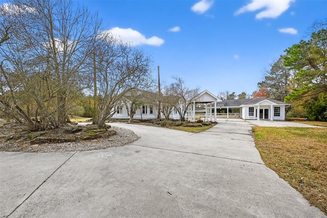 38011 Spur 149 Road, Magnolia, TX 77354