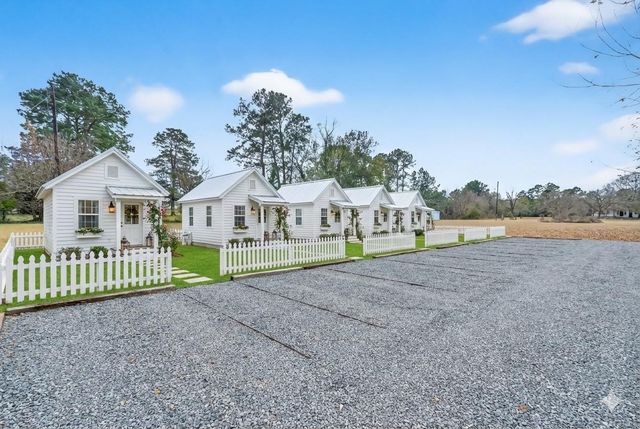 38011 Spur 149 Road, Magnolia, TX 77354