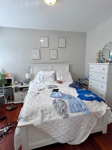 805 Washington Street 2, Brookline, MA 02446