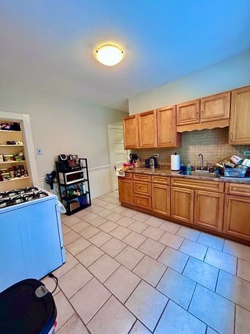 805 Washington Street 2, Brookline, MA 02446