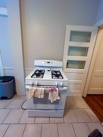 805 Washington Street 2, Brookline, MA 02446