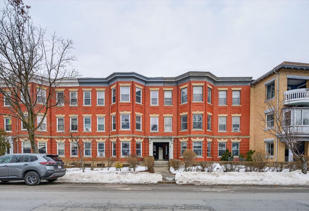 805 Washington Street 2, Brookline, MA 02446