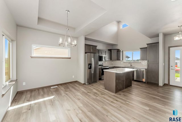 1716 N Concord Dr Drive, Sioux Falls, SD 57110