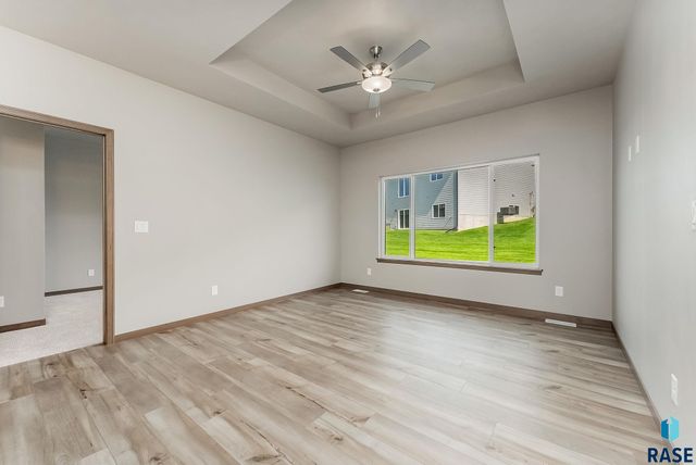 1716 N Concord Dr Drive, Sioux Falls, SD 57110