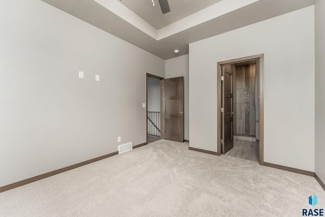 1716 N Concord Dr Drive, Sioux Falls, SD 57110