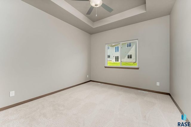 1716 N Concord Dr Drive, Sioux Falls, SD 57110