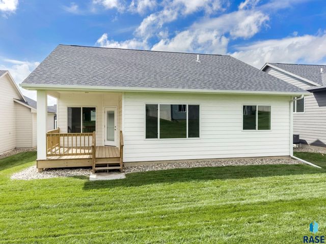 1716 N Concord Dr Drive, Sioux Falls, SD 57110