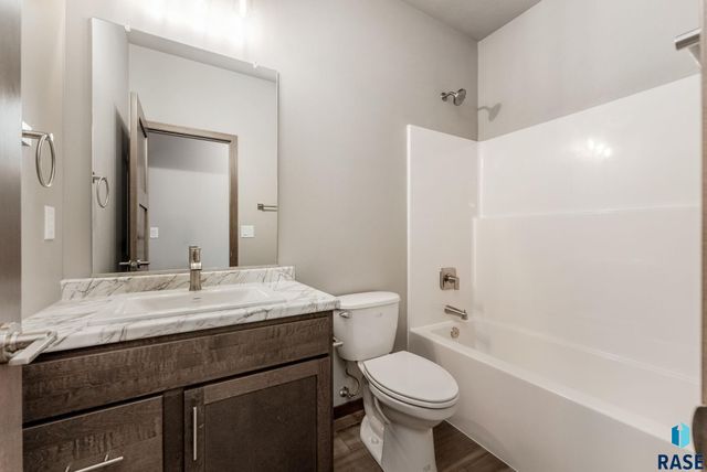 1716 N Concord Dr Drive, Sioux Falls, SD 57110