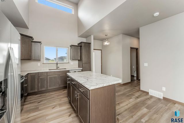 1716 N Concord Dr Drive, Sioux Falls, SD 57110